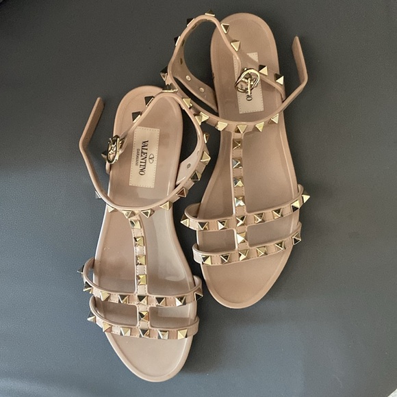 Valentino flat gladiator sandals. - Picture 2 of 3